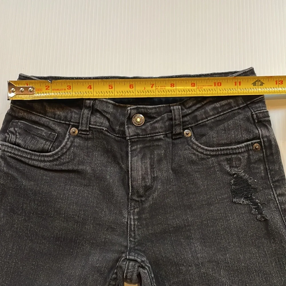 Levi’s boyfriend jean, black distressed, girls size 10